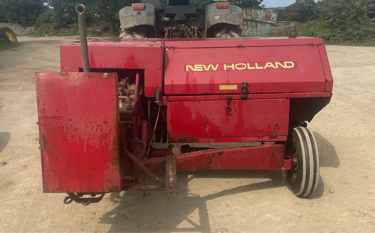 New Holland 377 square baler - Image 4