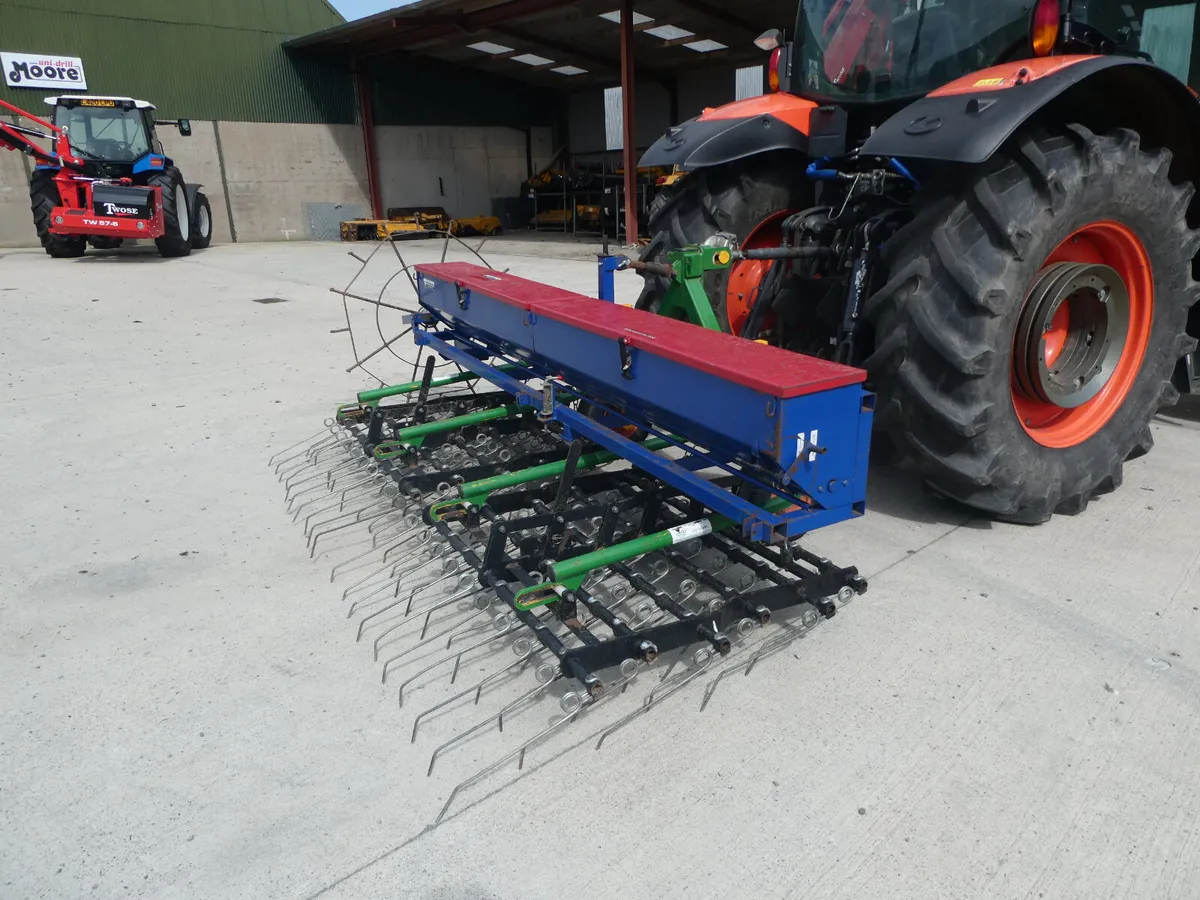 3m spring tine harrow and Grass seed Box - Image 1