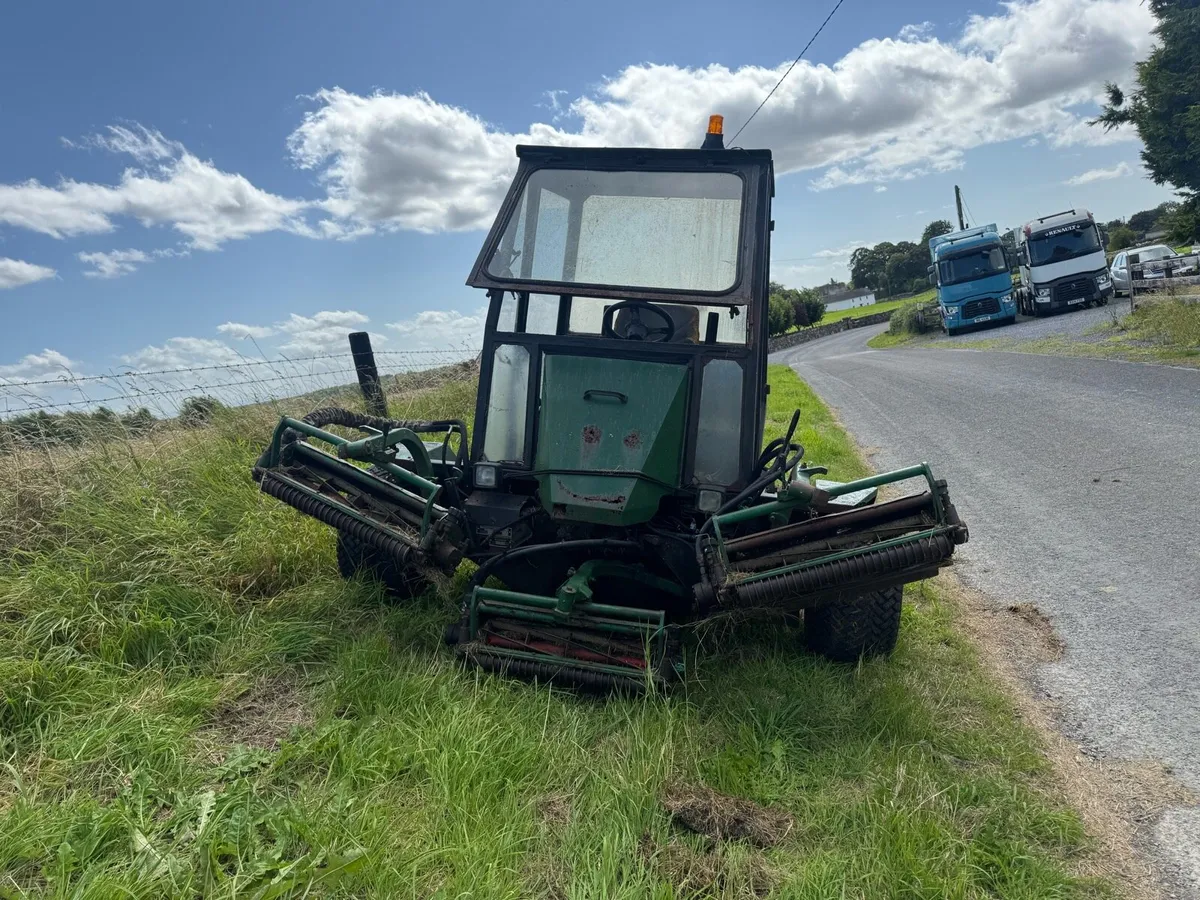 Mower Ransomes 5 gang €1,950 - Image 3