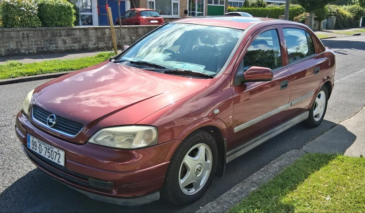 Opel Astra 1.4 Petrol Automatic 1999 - Image 1