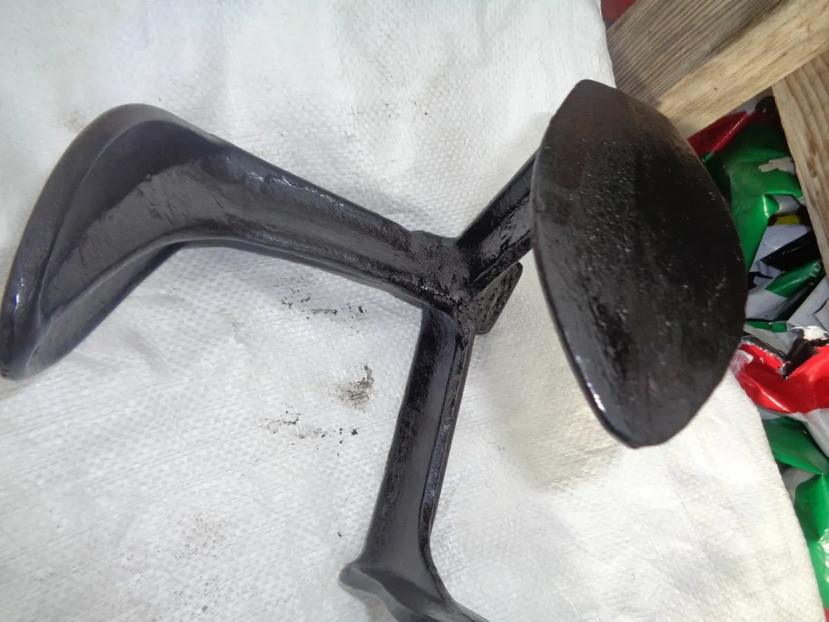 Vintage Cast Iron Shoe Last for Sale - Image 4