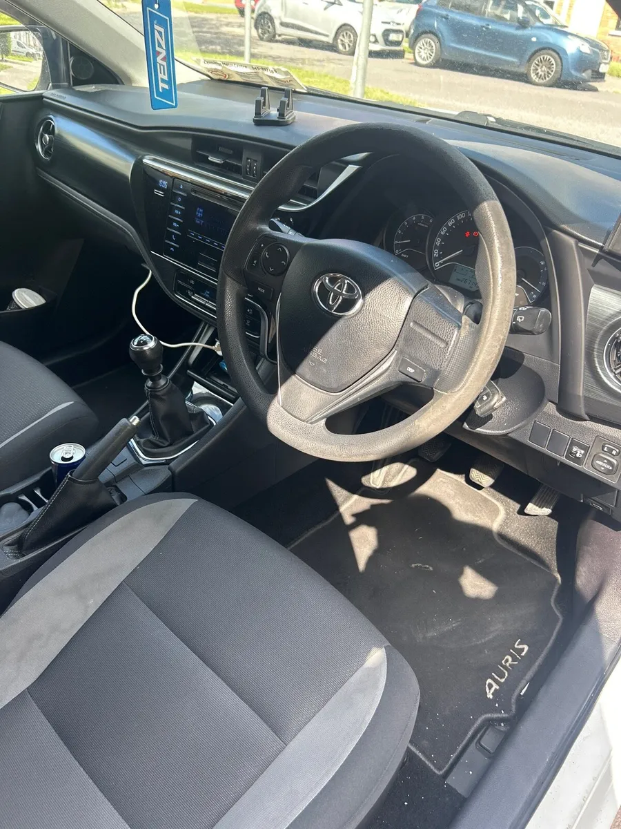 Toyota auris - Image 3