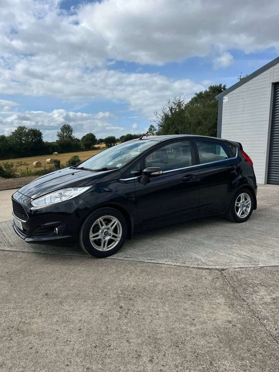Ford Fiesta Car - Image 3