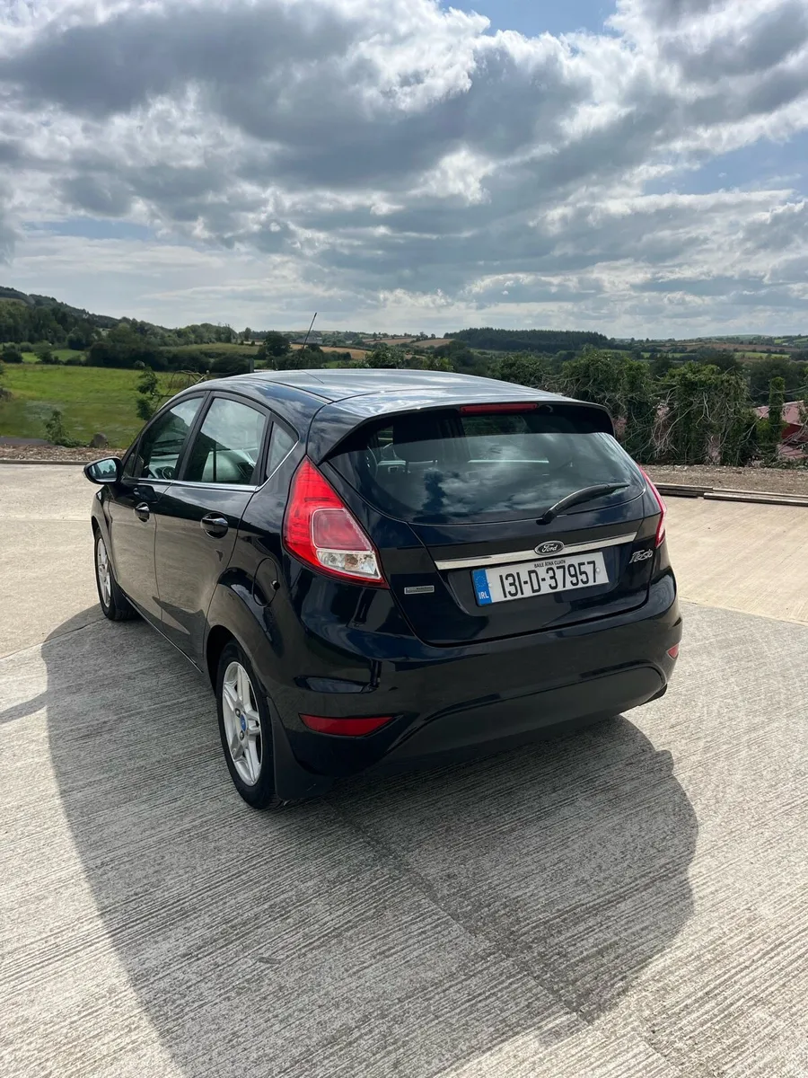 Ford Fiesta Car - Image 4