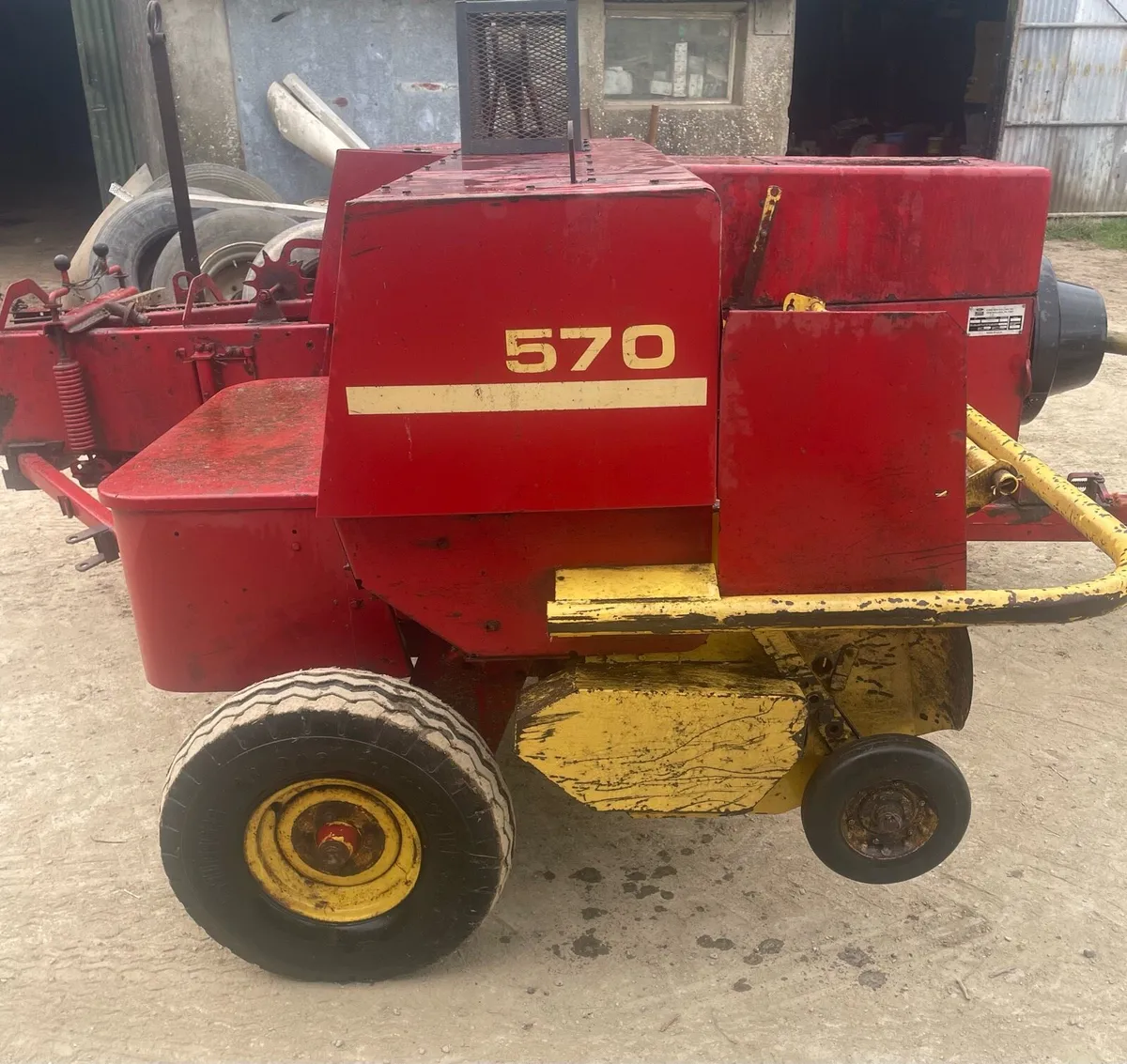 New Holland 570 baler - Image 3