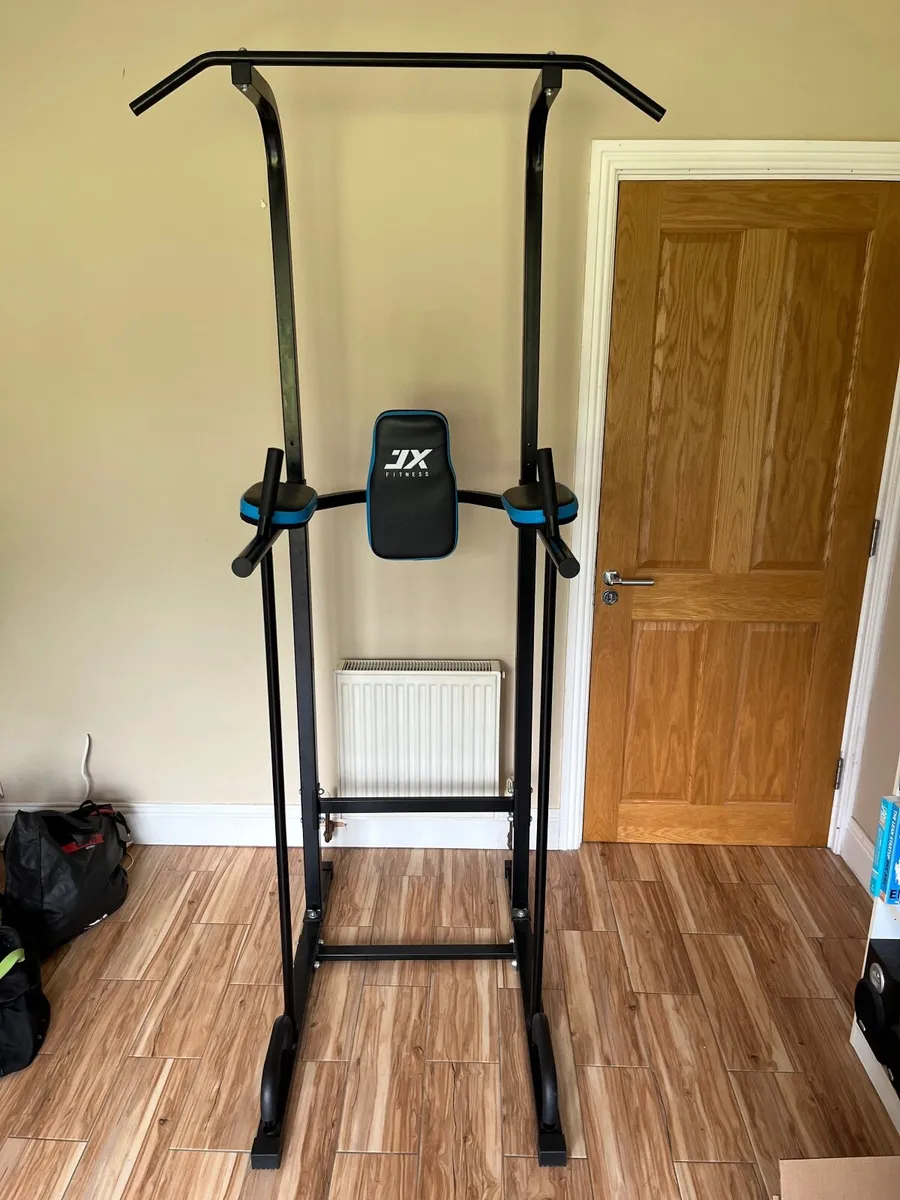 Pull-up dip apparatus - Image 1