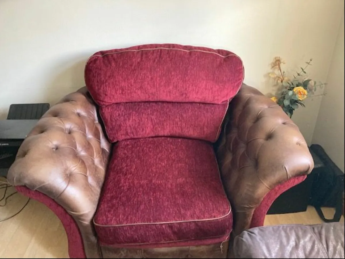 suite of furniture - Image 1