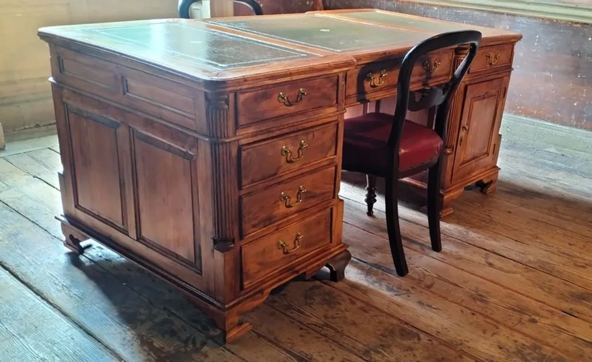 Antique style mahogany Partners Desk - Image 1