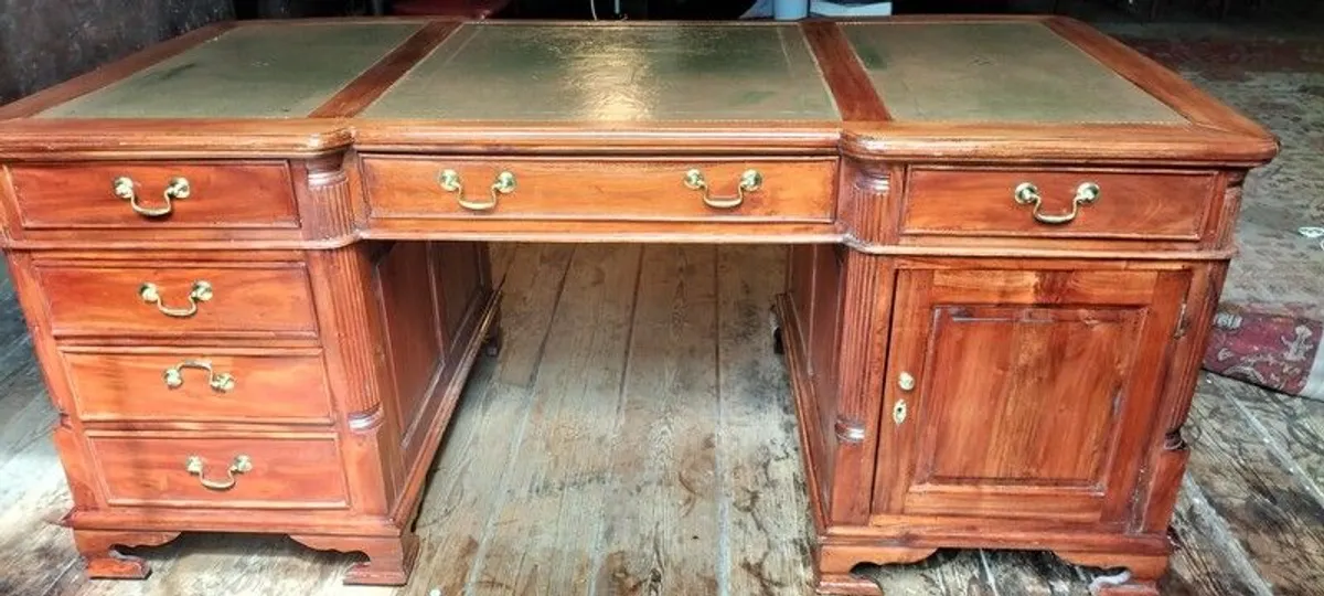 Antique style mahogany Partners Desk - Image 2
