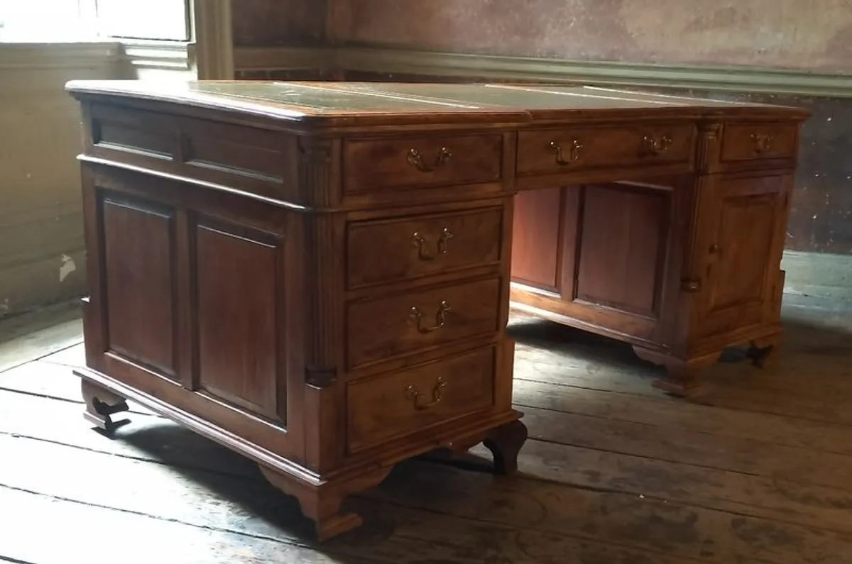 Antique style mahogany Partners Desk - Image 3