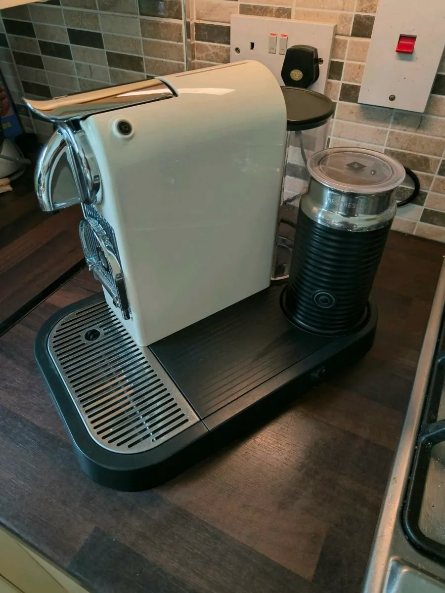 Magimix Citiz Nespresso coffee machine - Image 2