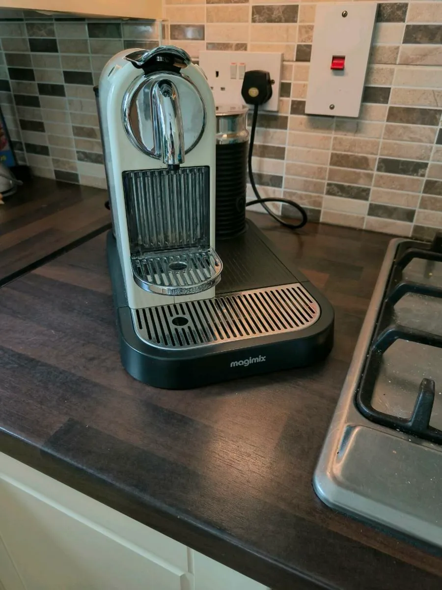 Magimix Citiz Nespresso coffee machine - Image 3