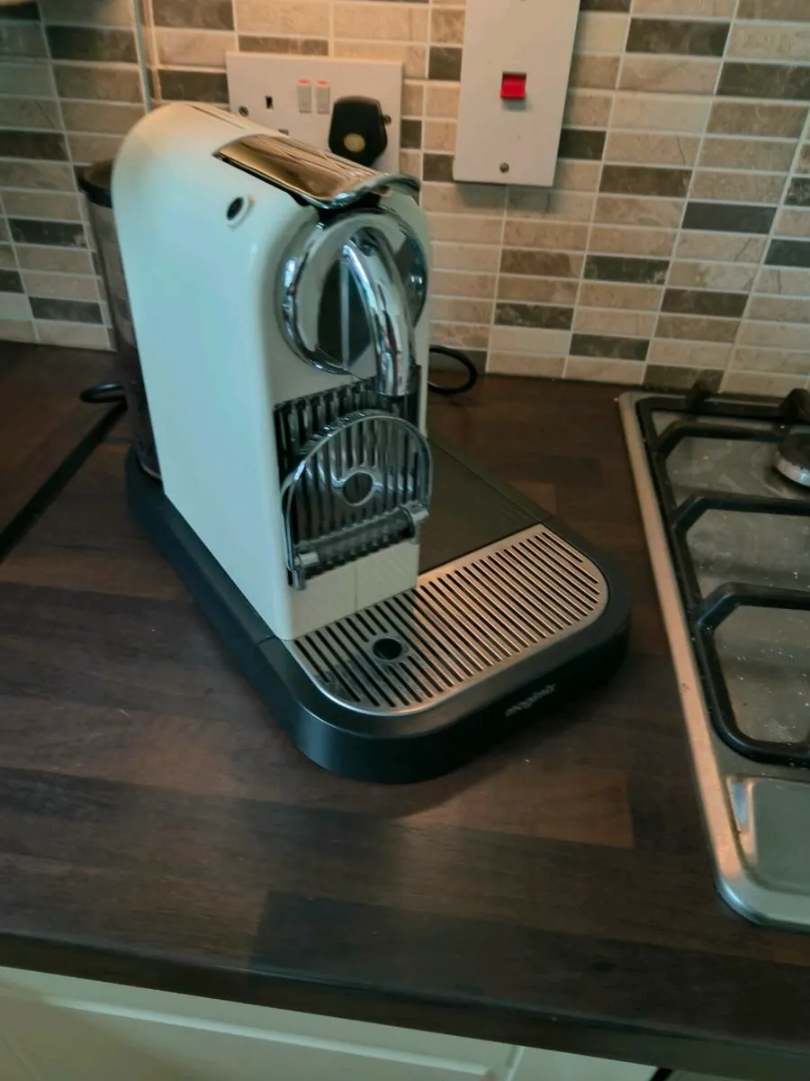 Magimix Citiz Nespresso coffee machine - Image 4