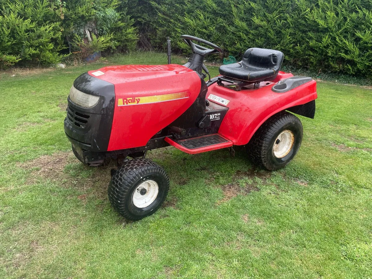 Ride On Lawnmower Tractor - Image 1