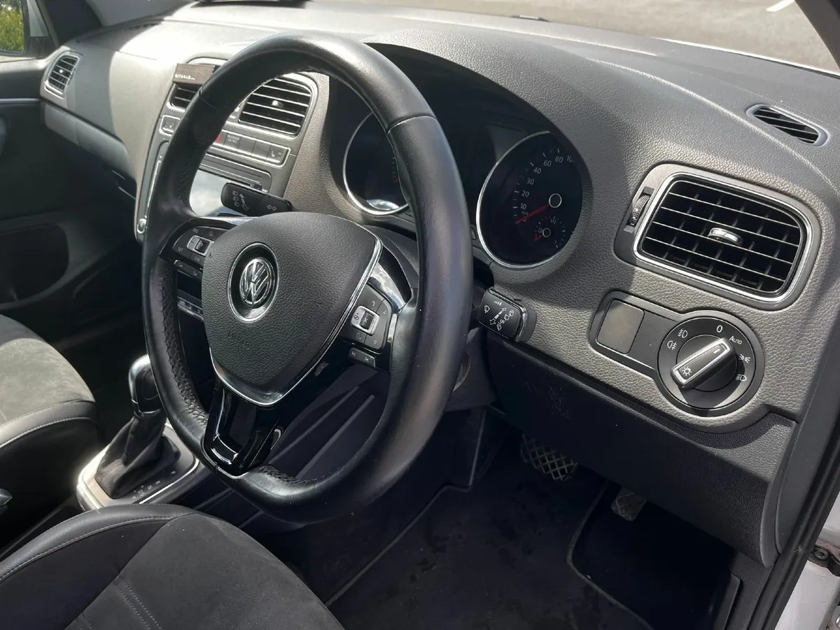 50,690 KM ONLY - HIGHLINE AUTOMATIC - VW Polo 2016 - Image 2
