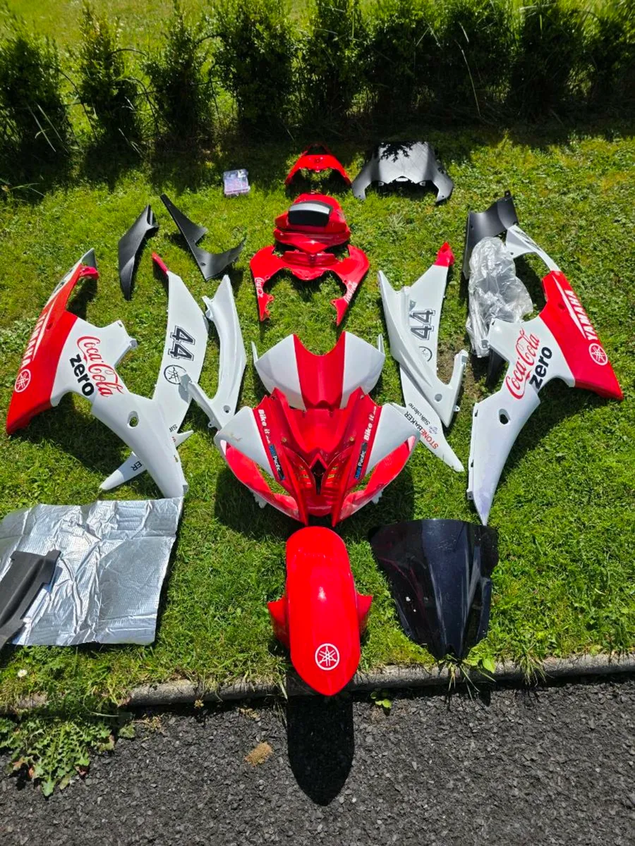 08-14 Yamaha R6 Coke Zero fairings - Image 1