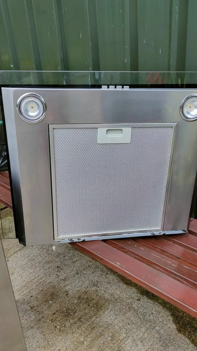 Oven, hob and extractor - Image 3