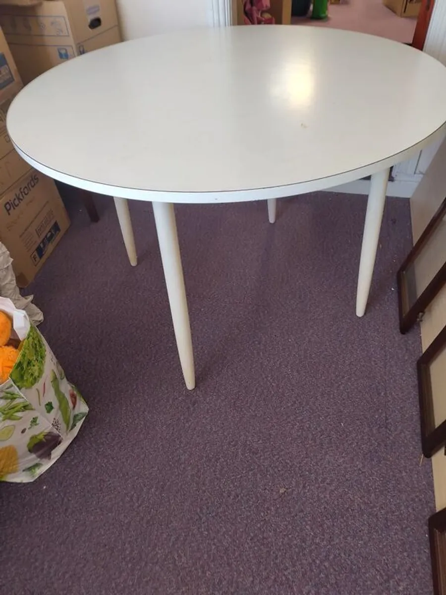 Round Table