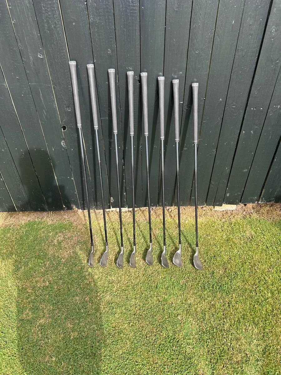 Mizuno golf irons - Image 1