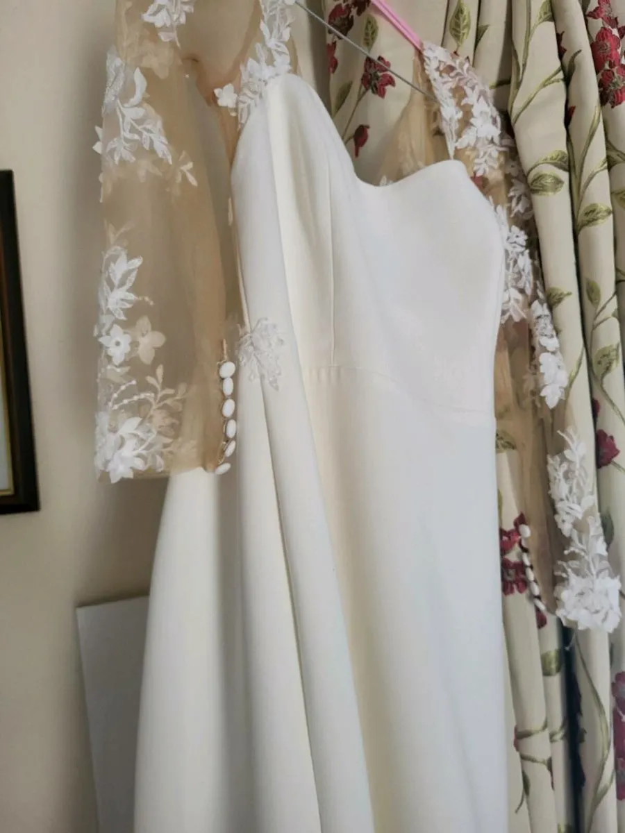 Wedding dress - Image 2
