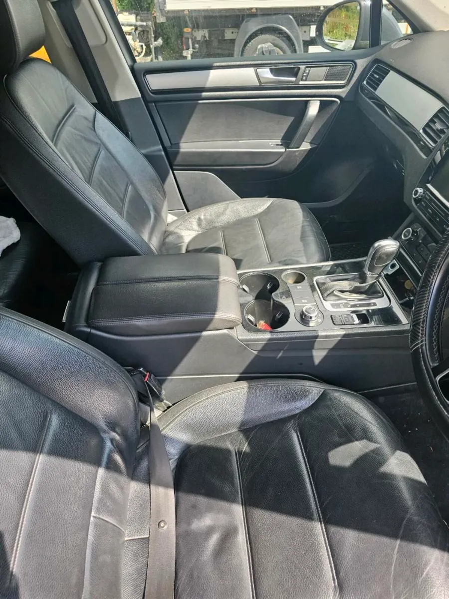 13 Touareg ‼️ NEEDS ENGINE ‼️ - Image 4