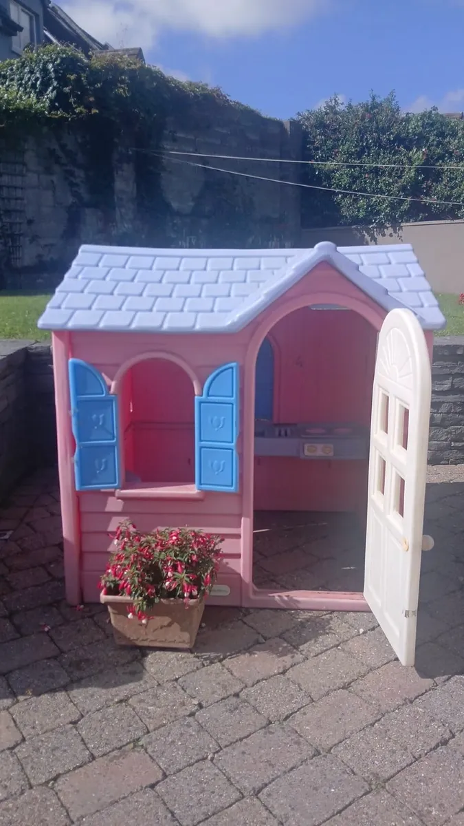 Little Tikes Country Cottage playhouse Pink - Image 1