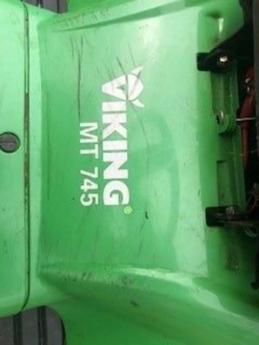 Ride on mower - Image 1