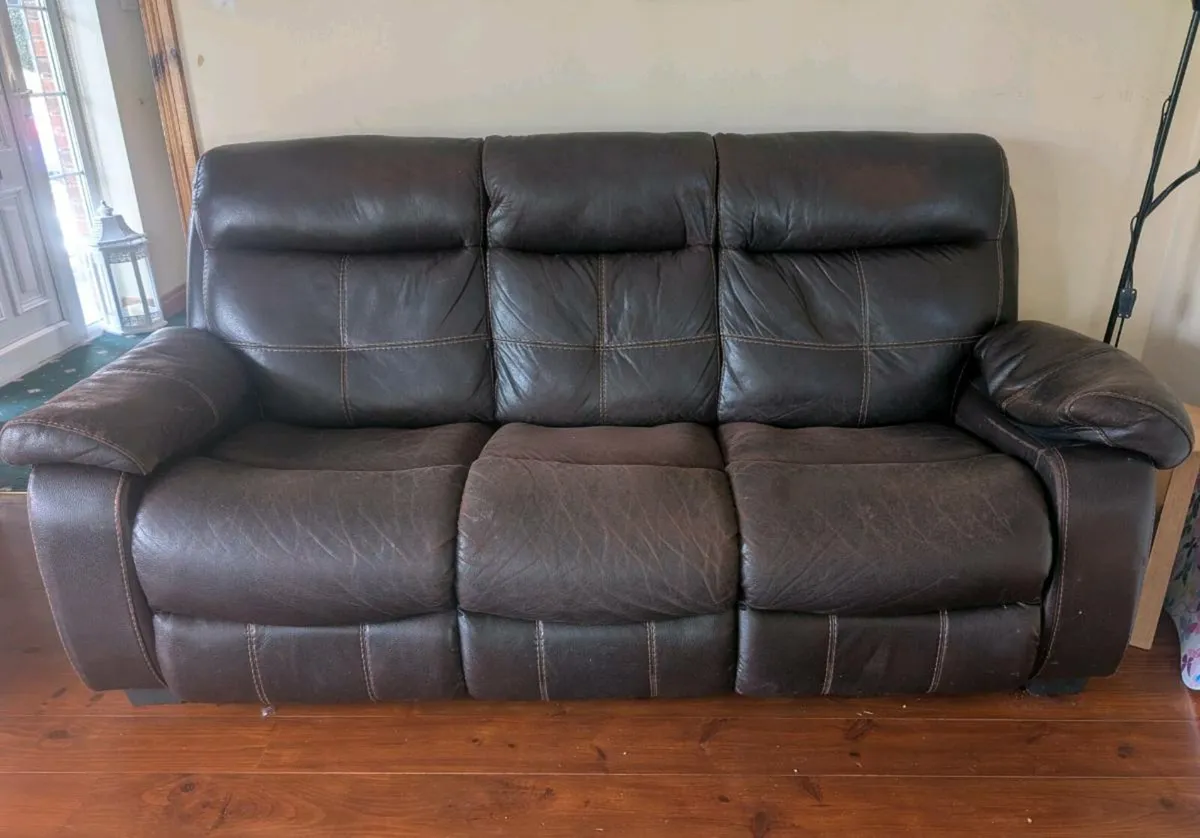 3 Seater Couch & 2 Arm chairs - Image 1