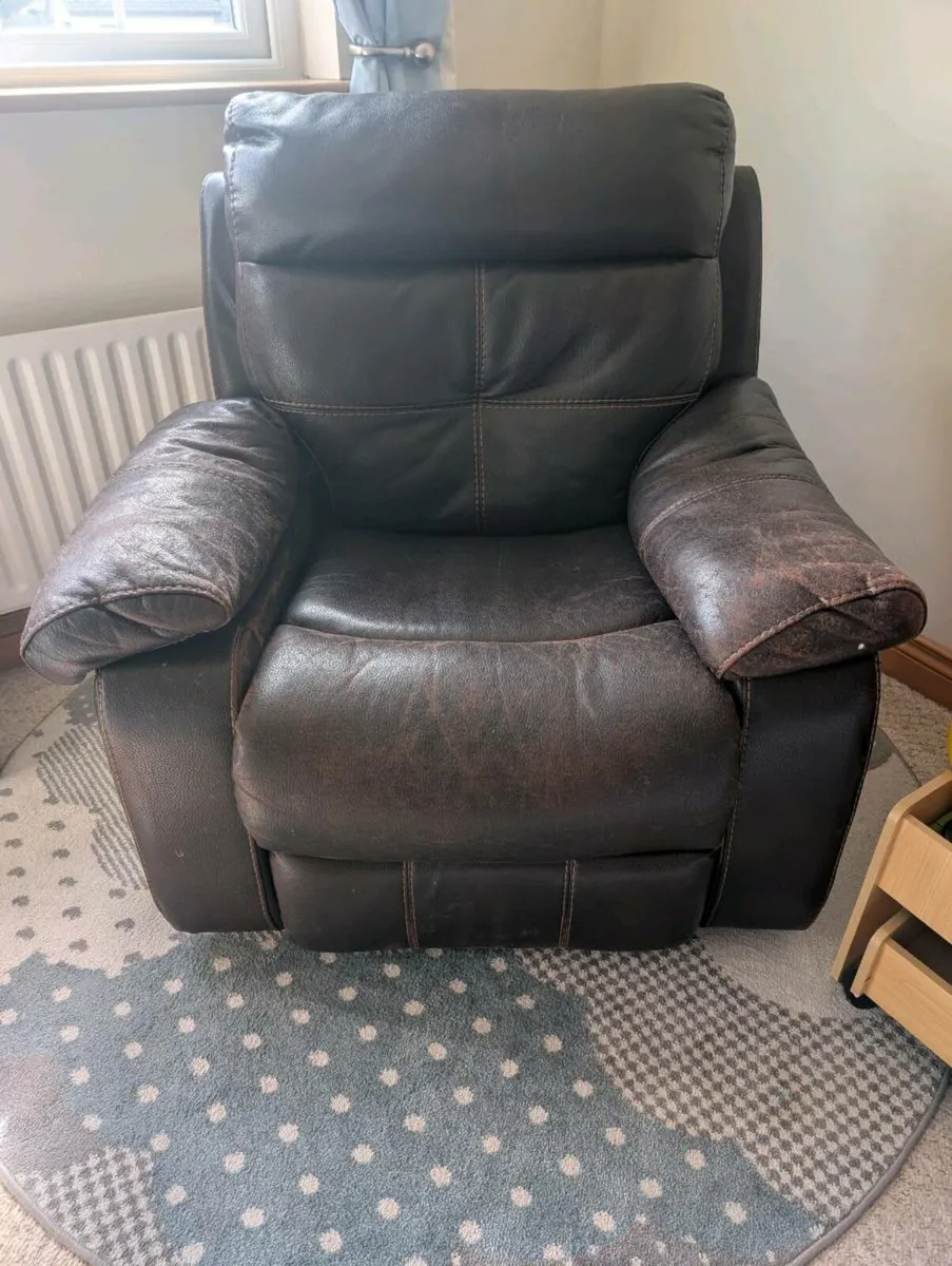 3 Seater Couch & 2 Arm chairs - Image 3