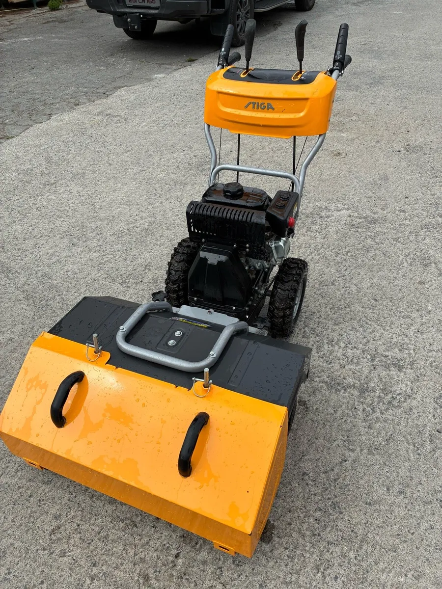 Stiga yard sweeper - Image 2