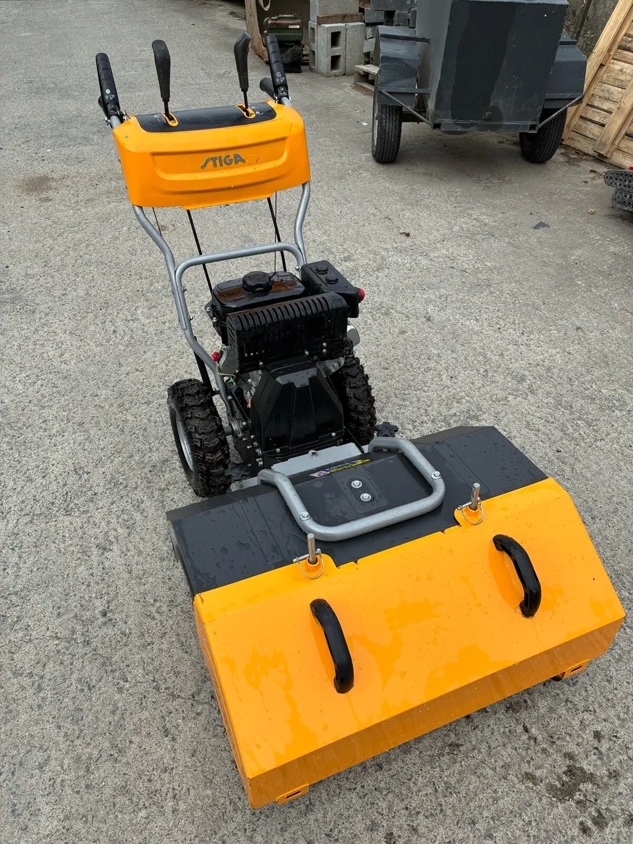 Stiga yard sweeper - Image 3