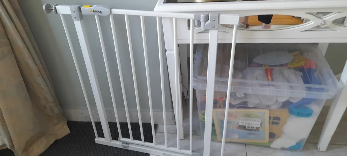 Childs safety gate - Image 1