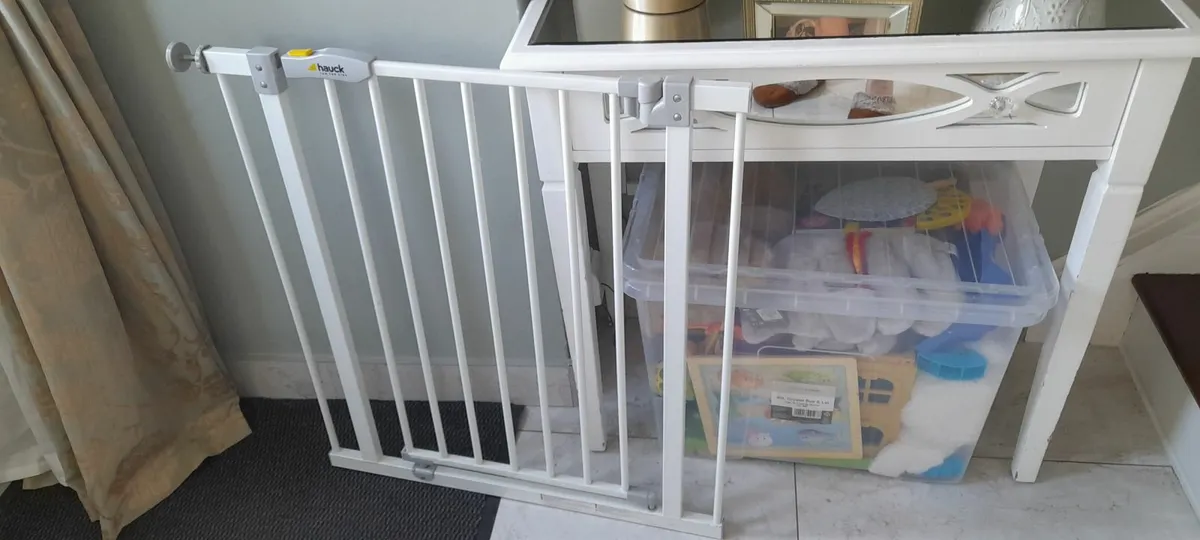 Childs safety gate - Image 2
