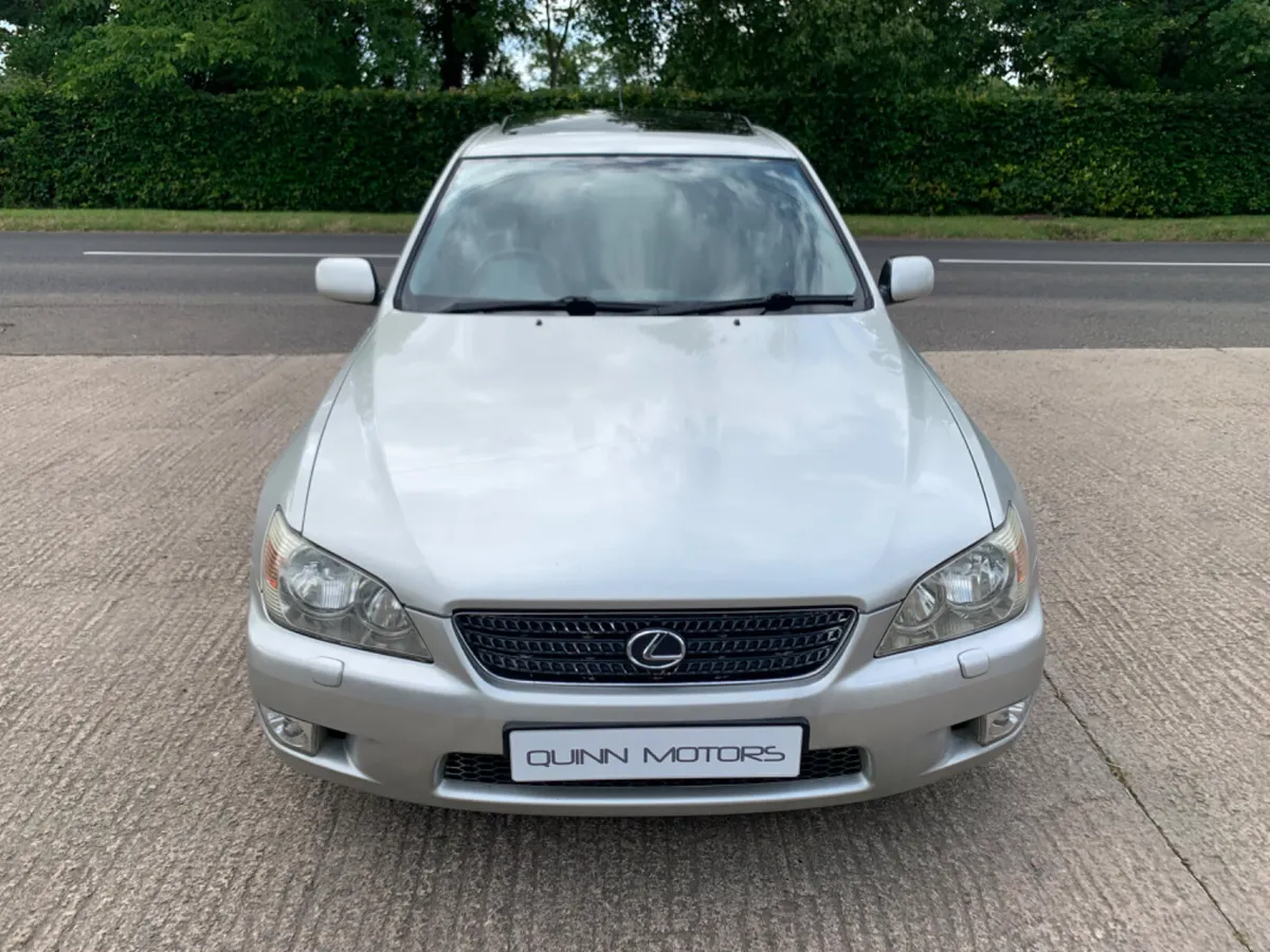 2000 LEXUS IS200 SE | SUNROOF | BLACK LTH