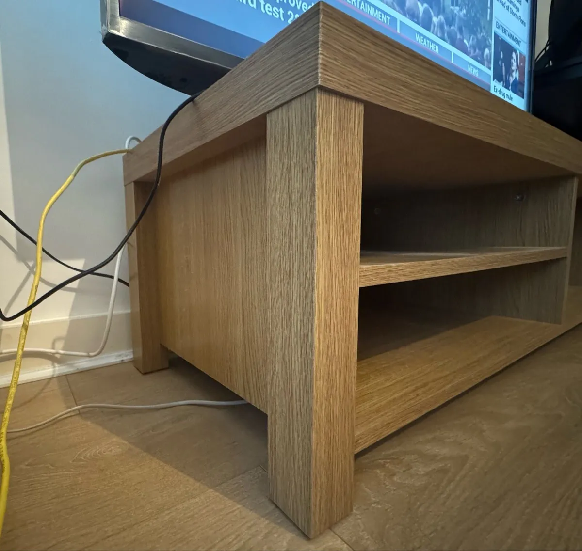 Oak effect tv stand - Image 2