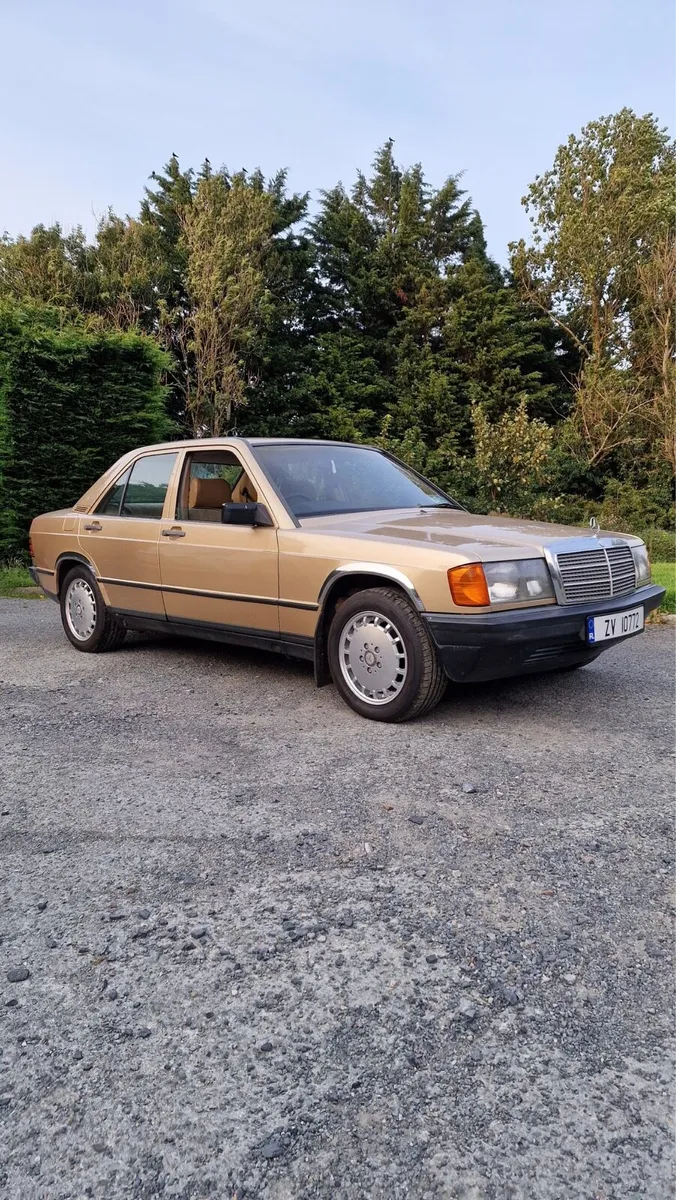 Mercedes 190 - Image 1
