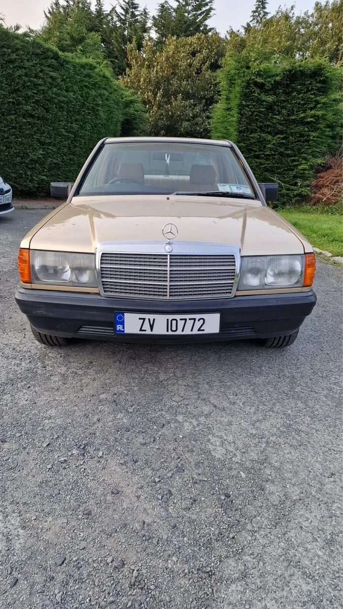 Mercedes 190 - Image 2