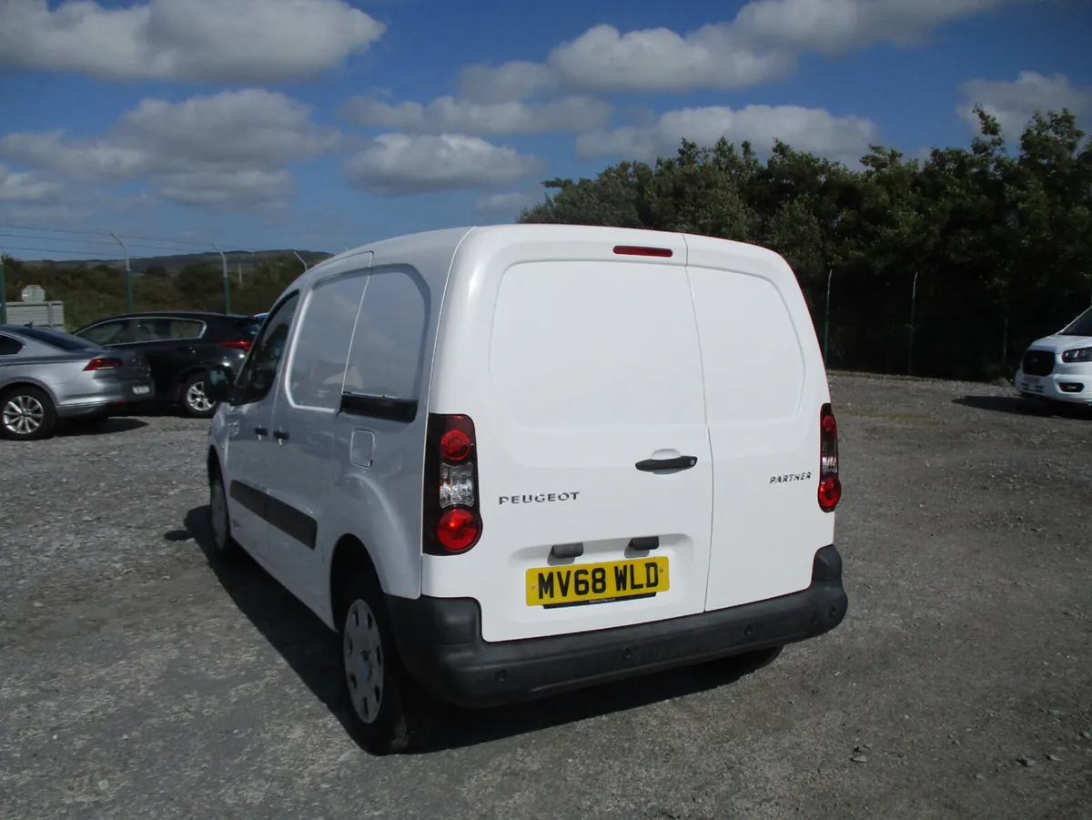 Peugeot Partner 2018 1.6 HDI  3 SEATER VAN 90 BHP - Image 4