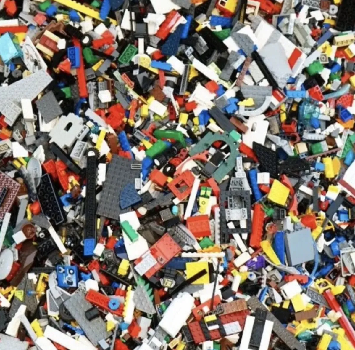 LEGO 1kg Bundle mixed Bricks Parts Pre owned - Image 1