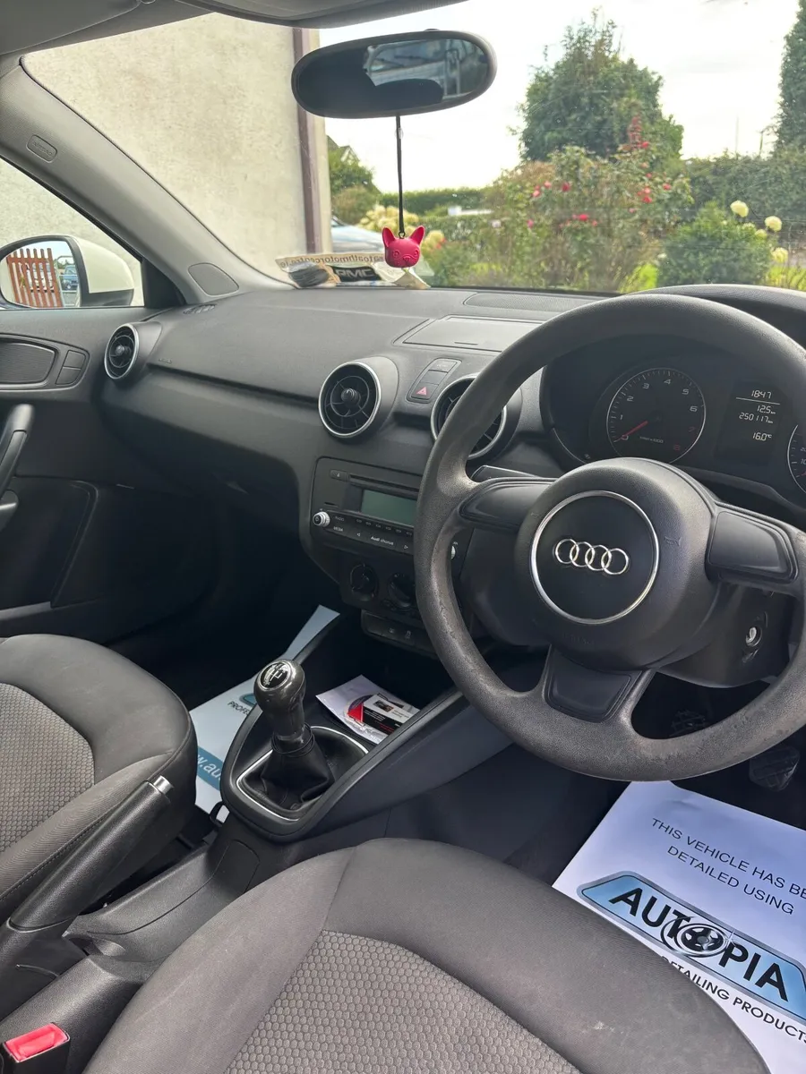 Audi A1 2011 - Image 2