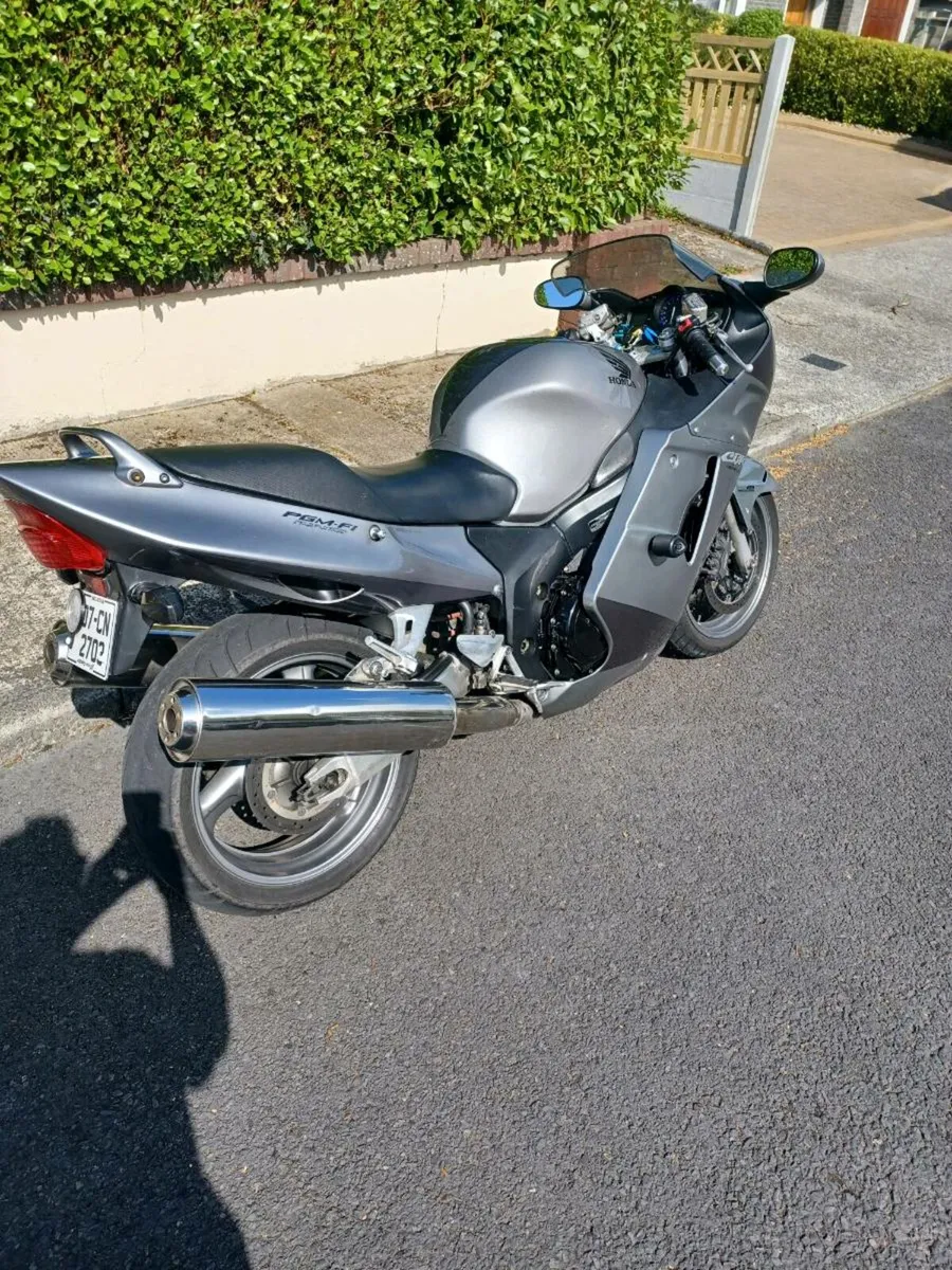 2007 Honda CBR1100XX Super Blackbird - Image 3