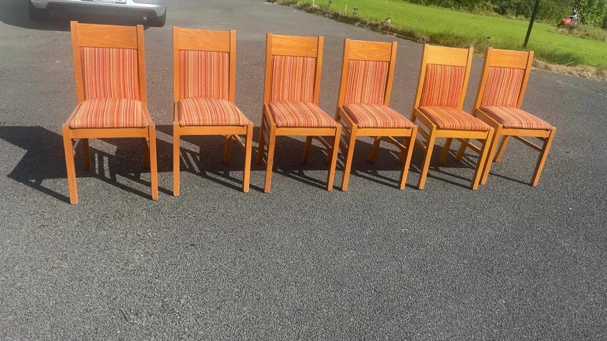 Set Of 6 Kitchen Chairs GREAT CONDITION