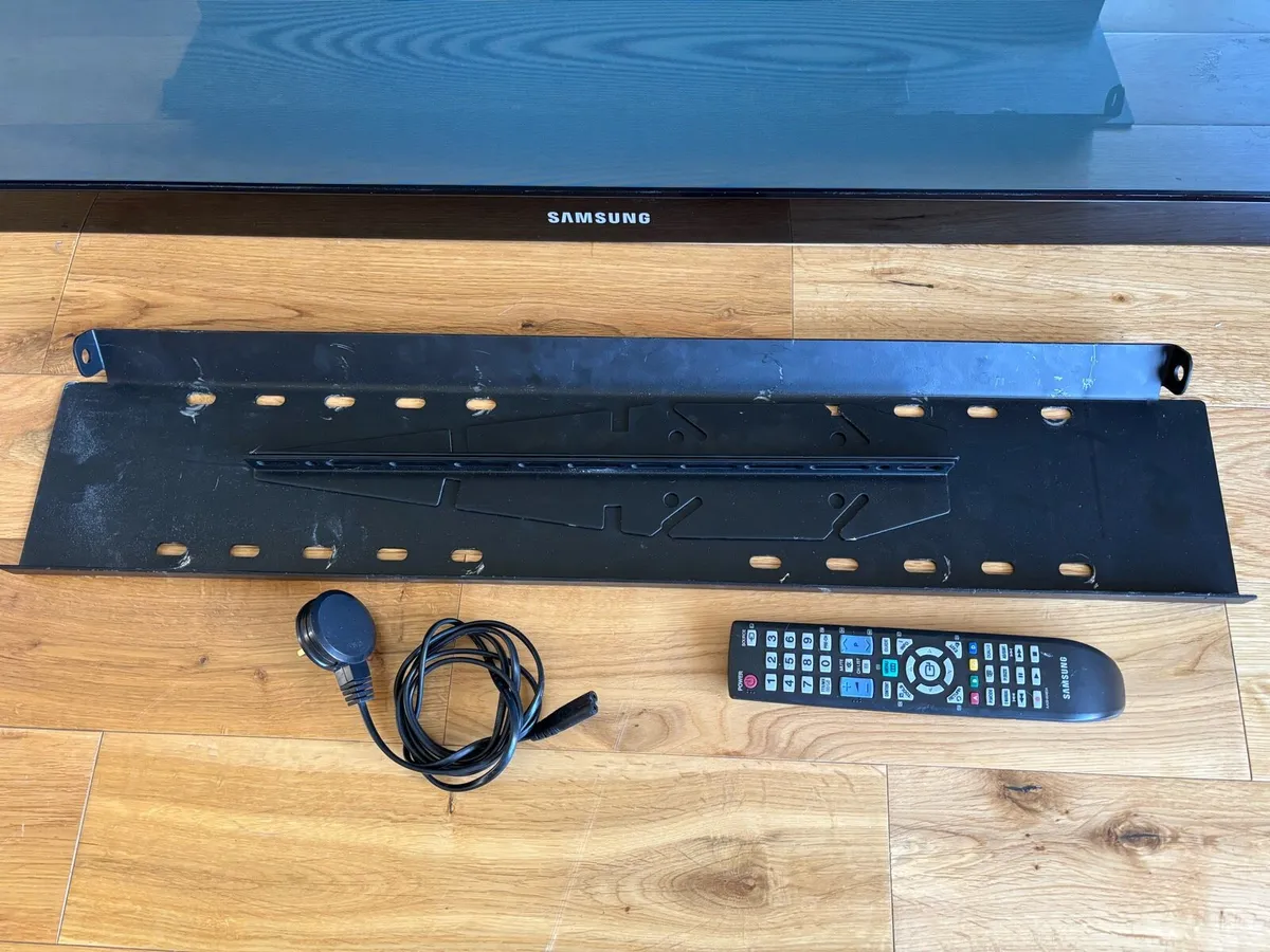 60 Samsung tv - Image 2