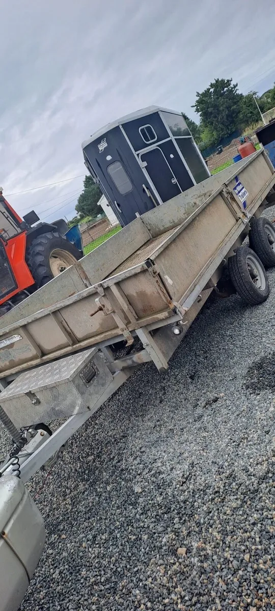 Trailer - Image 1