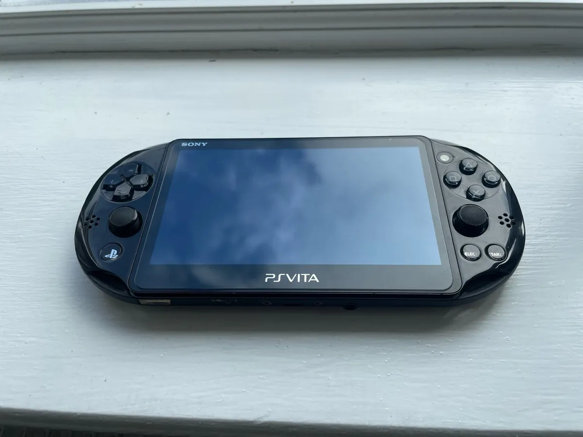 Ps Vita Slim Great Condtion. 8GB Card & Screen Pro - Image 2