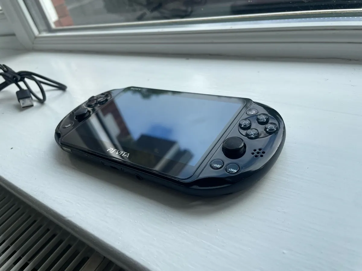 Ps Vita Slim Great Condtion. 8GB Card & Screen Pro - Image 4