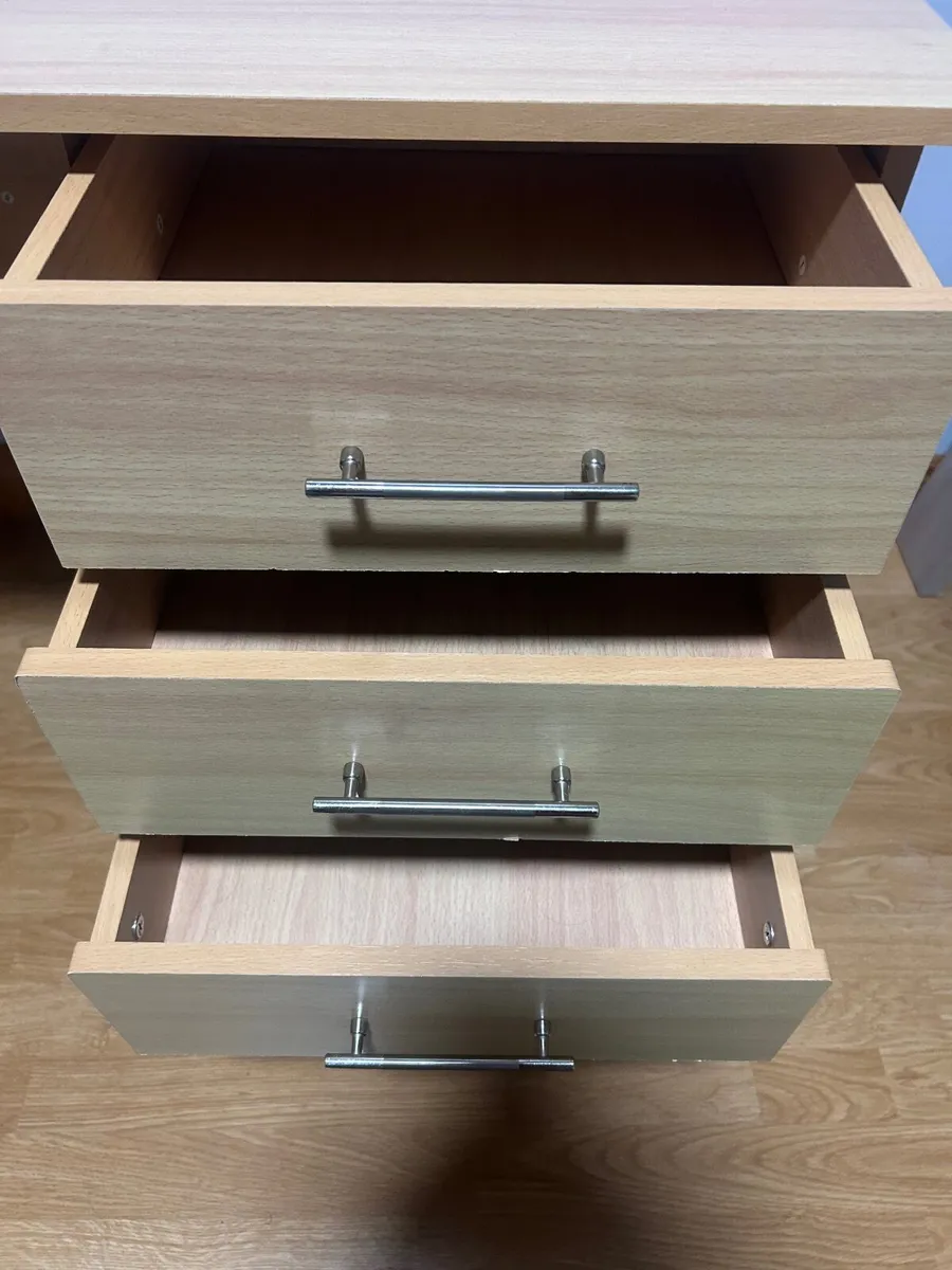 Desk - Image 4