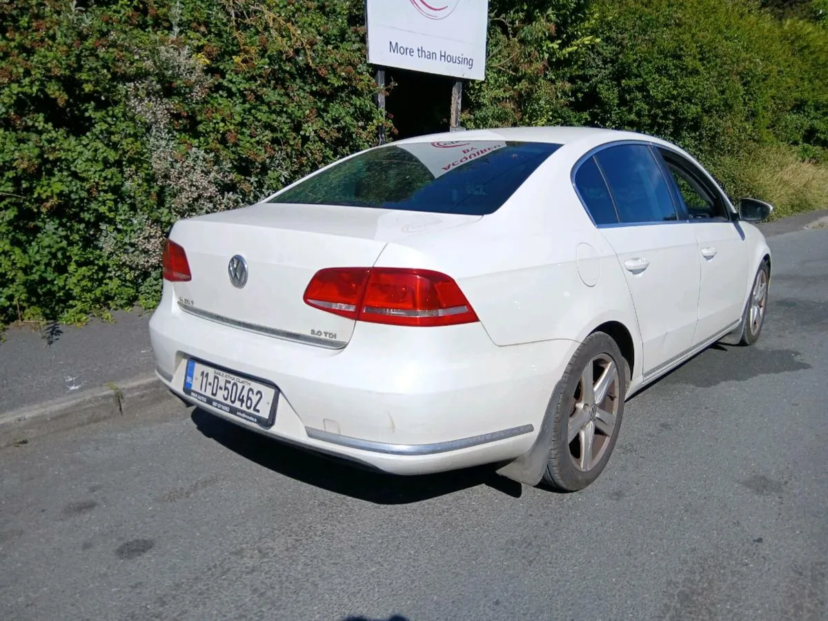 2011 VOLKSWAGEN PASSAT 2.0 TDi AUTOMATIC - Image 2