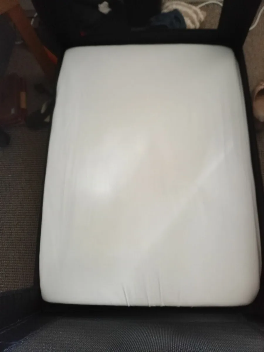 Babylo travel cot - Image 2