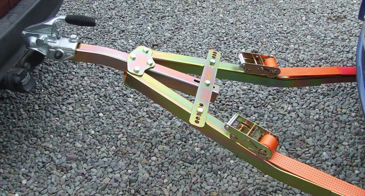 TOWING  A  FRAMES. 3 SIZES  COURIER   DELIVERY. - Image 1